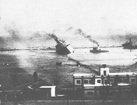 הספינה "פאטריה" טובעת מול חופי חיפה